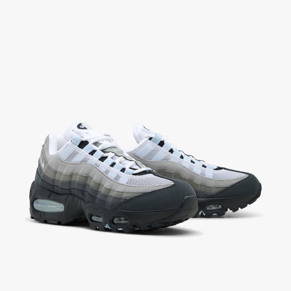 靴 Nike Women's Air Max 95 OG \"Blue Tint\" Just Released ✨ The Women's Nike Air Max 95 OG “Blue Tint