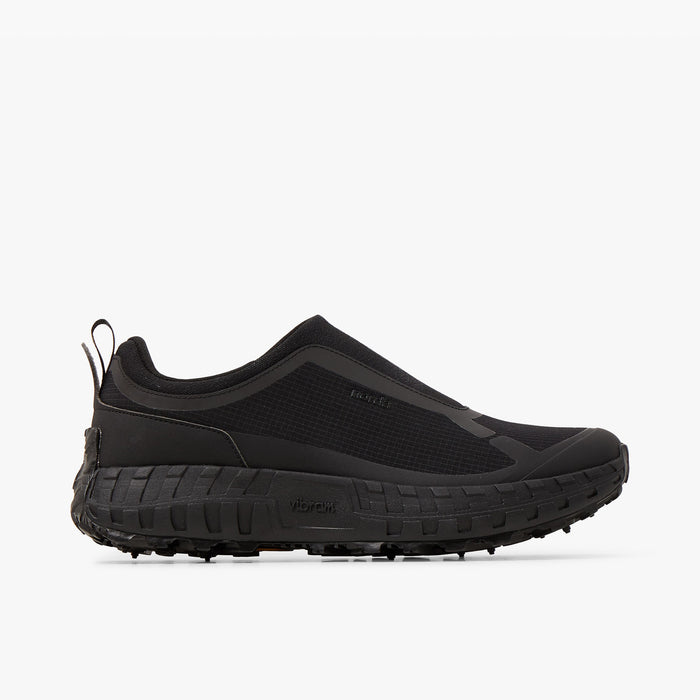 norda 003 / Pitch Black - Low Top 1