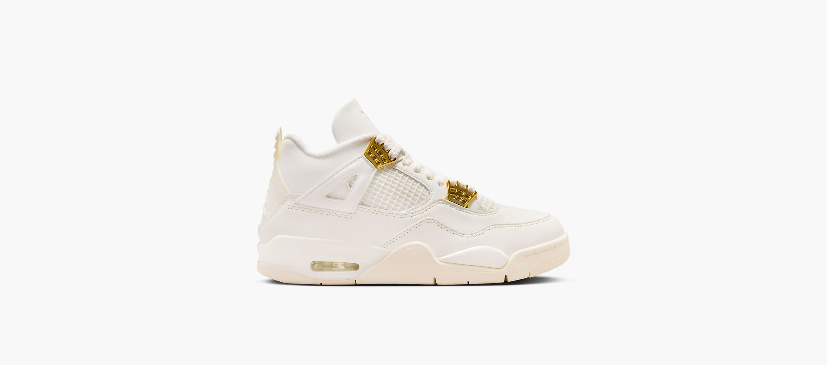 Jordan 4 black deals and gold