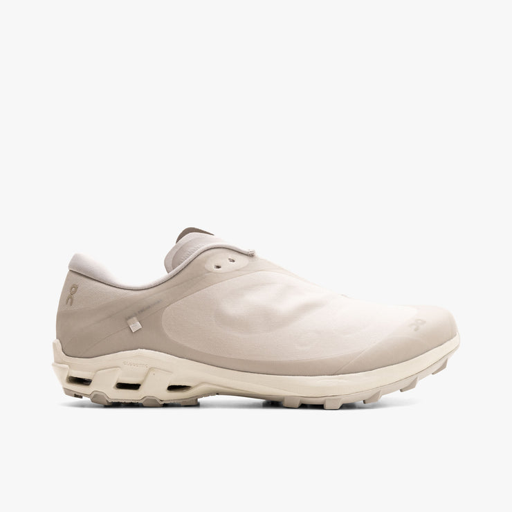 On x PAF Cloudventure Peak Ice / Moondust - Low Top  1