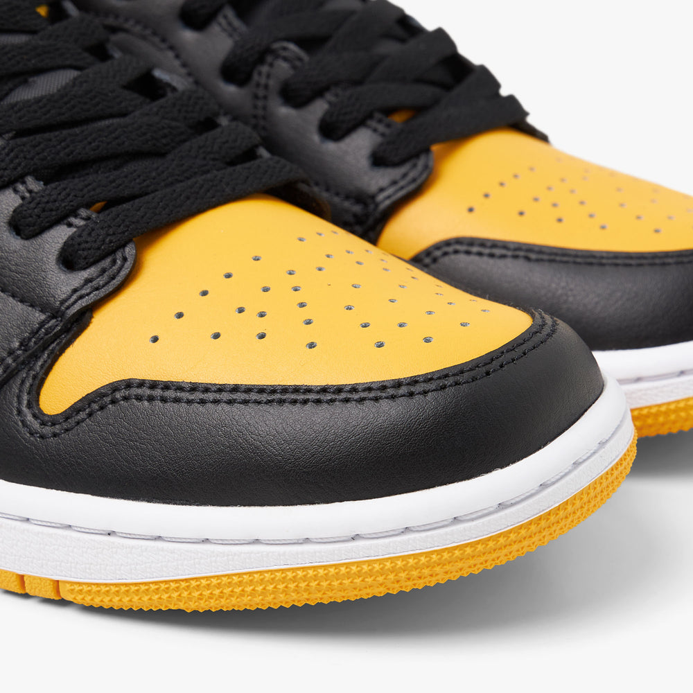 Aj1 deals black yellow