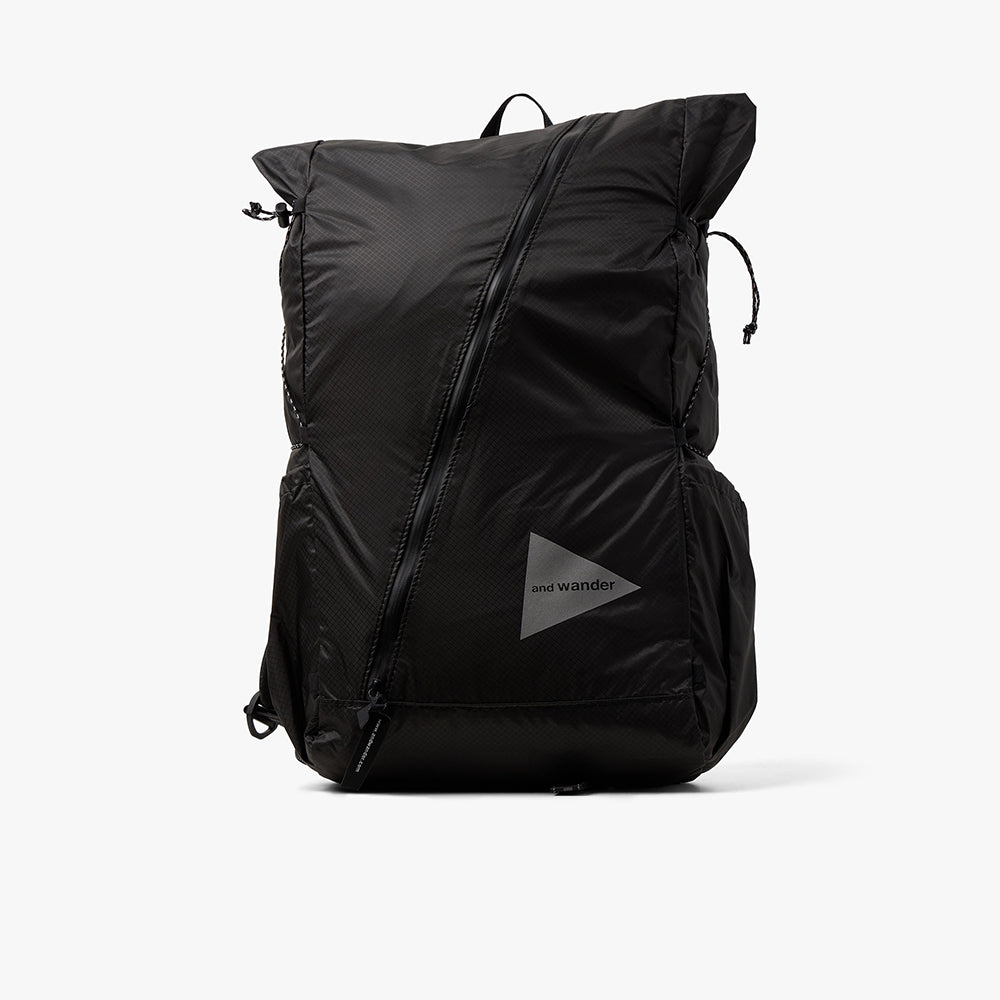 and wander Sil Daypack / Black 1