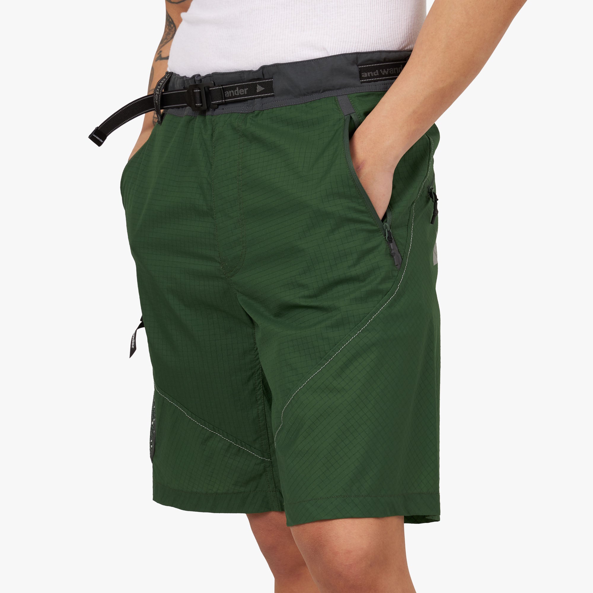 大人 可愛い 服  and wander Breath Rip Shorts / Green – Livestock パンツ