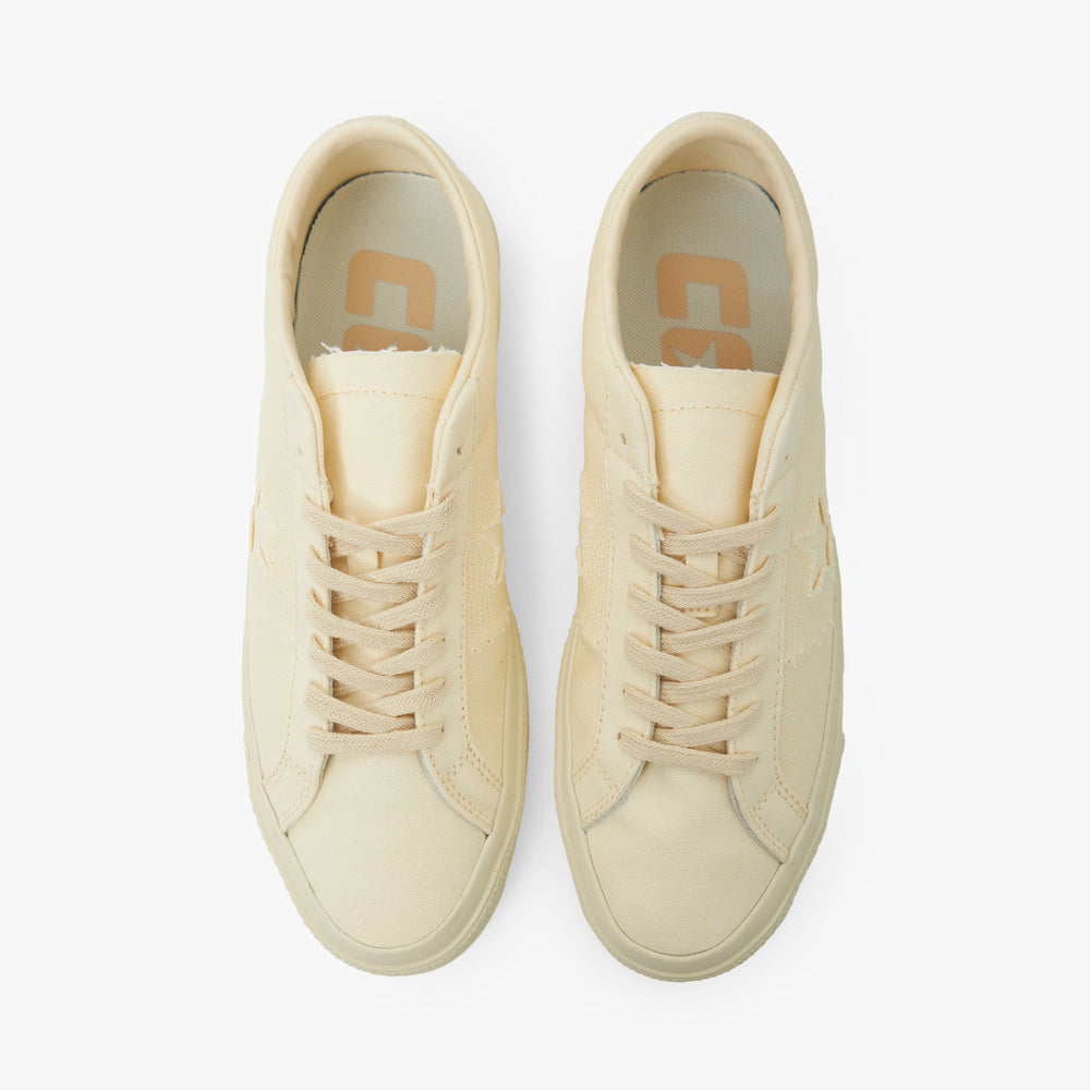Converse One Star Pro Salade de pommes de terre de maman Egret Oat Milk