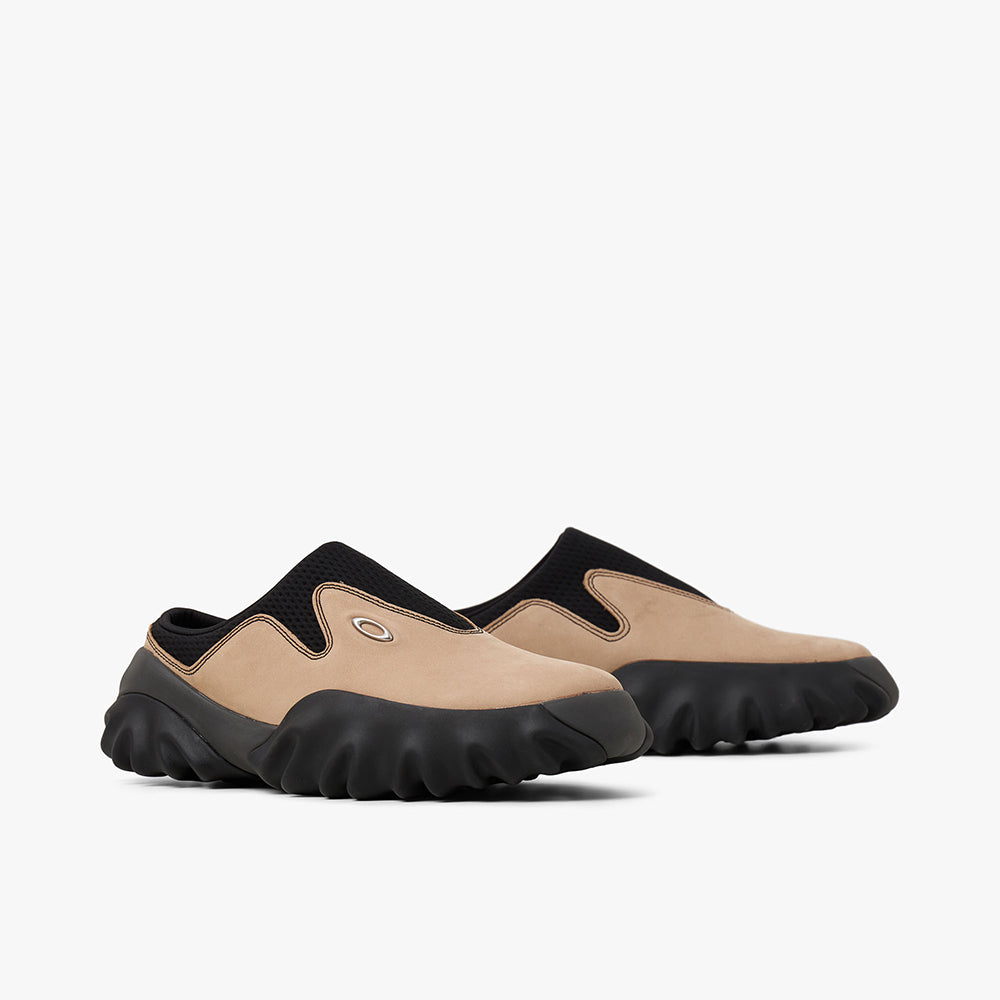 割引購入 Team Factory Oakley Nubuck Livestock – Nomad - Mule Saw Chop 靴