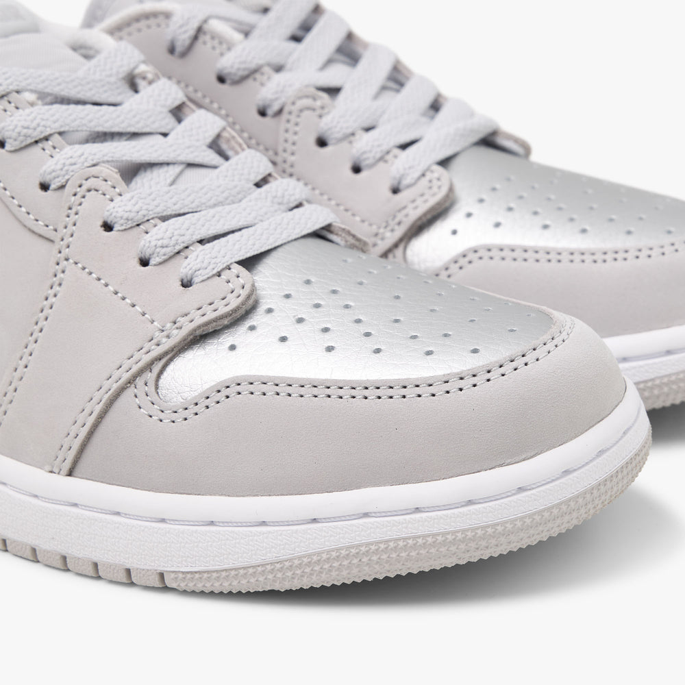 Jordan 1 Retro Low OG Neutral Grey Metallic Silver White Livestock