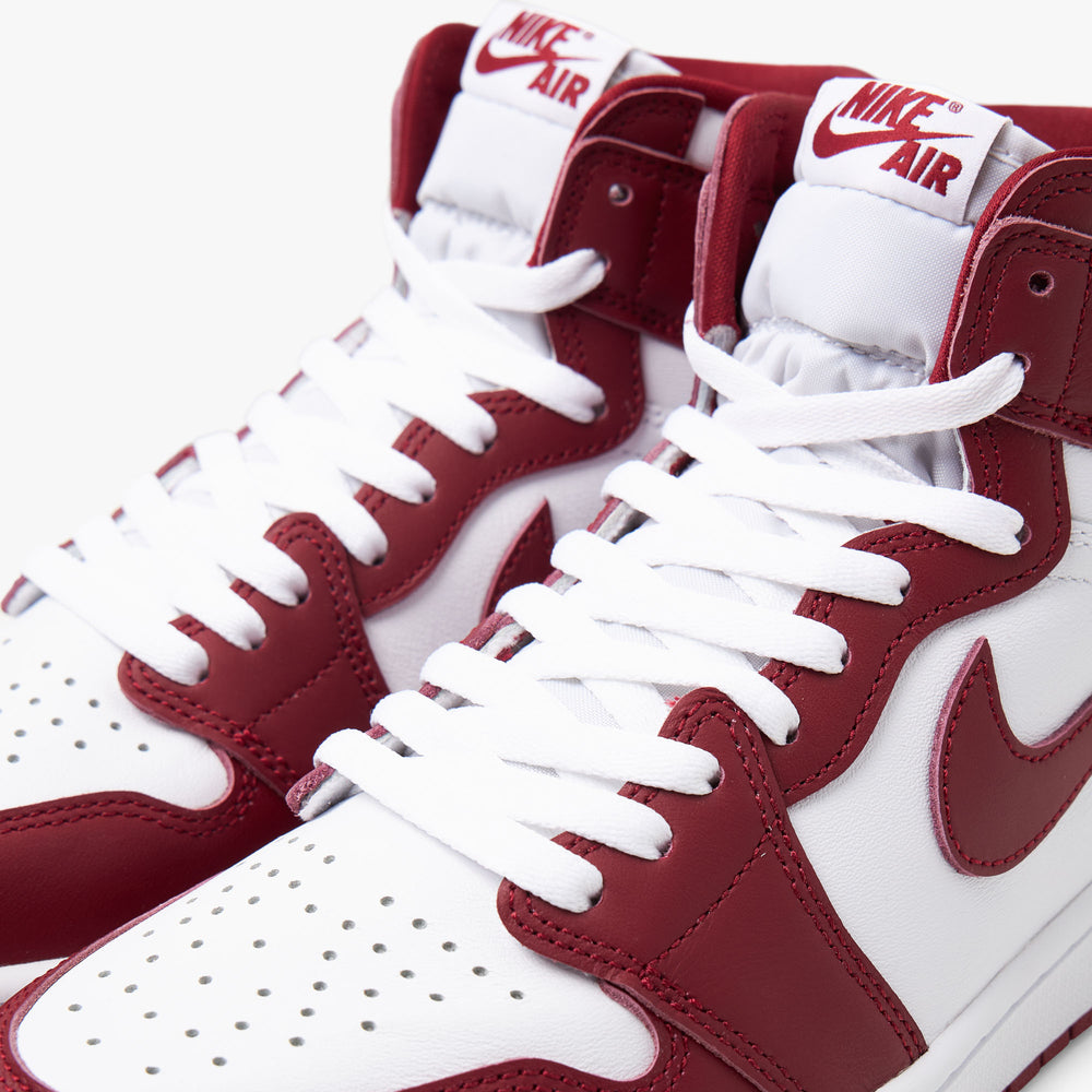 High top jordan retro 1 hotsell