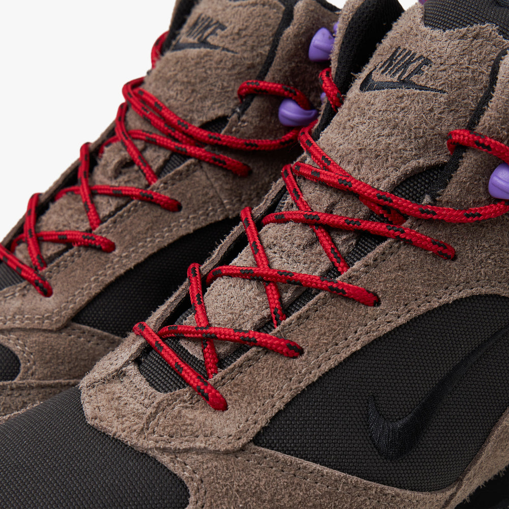 Nike hiking cheap boots waterproof