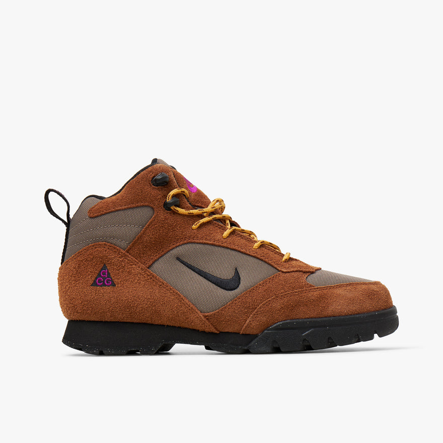 Nike acg sales boots colors