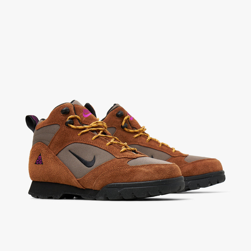 Nike acg best sale boots finish line