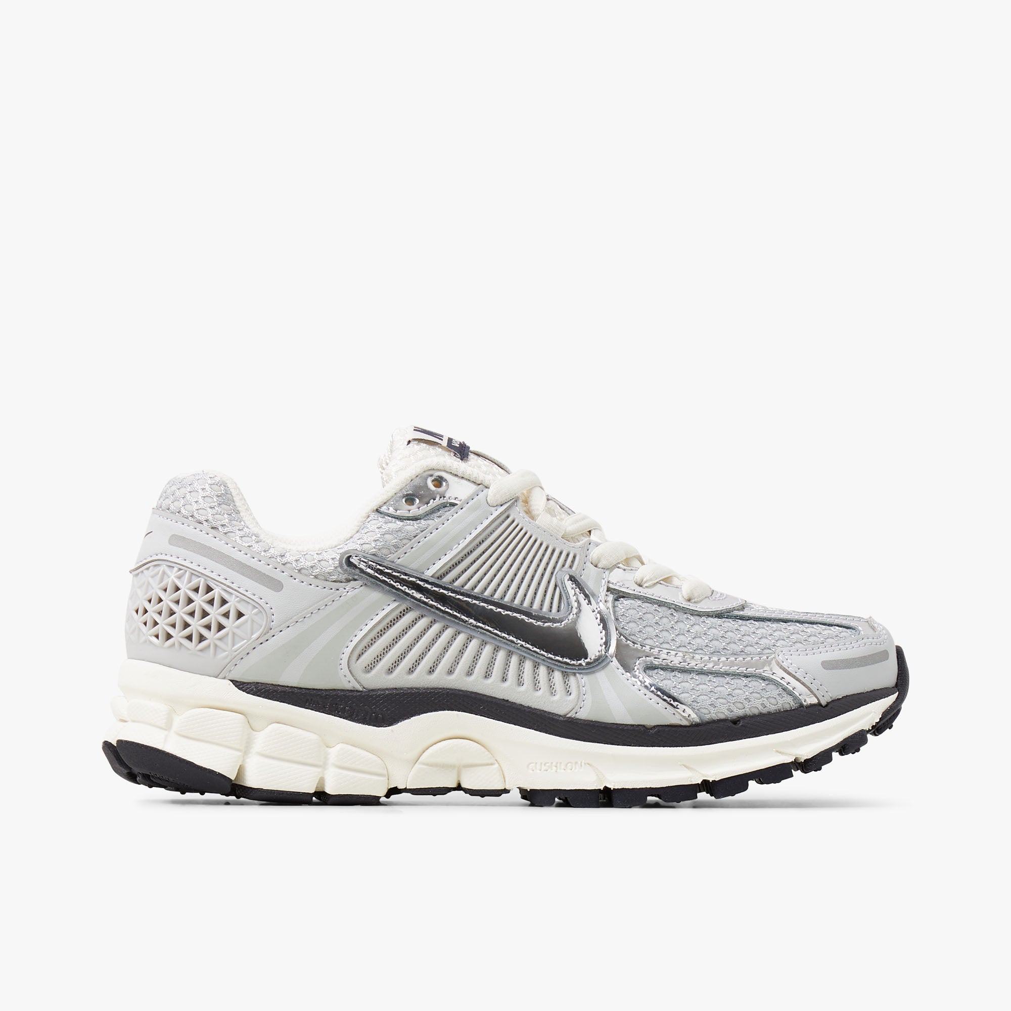 Nike women deals shoes chart