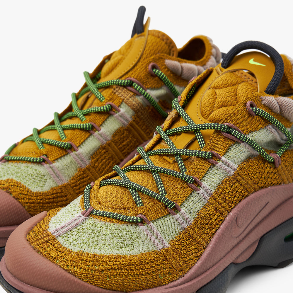 Nike Women s Air Max Flyknit Venture Bronzine Volt Smokey