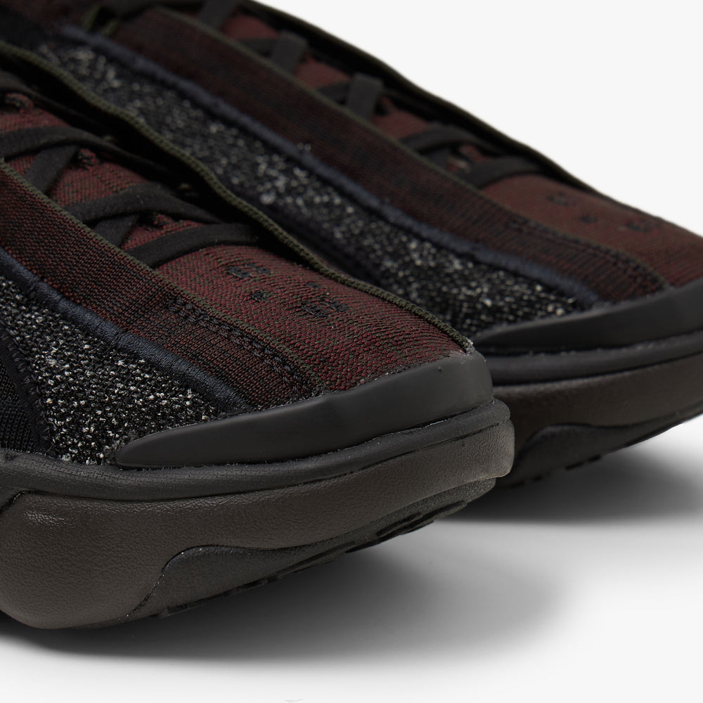 Black flyknit hotsell