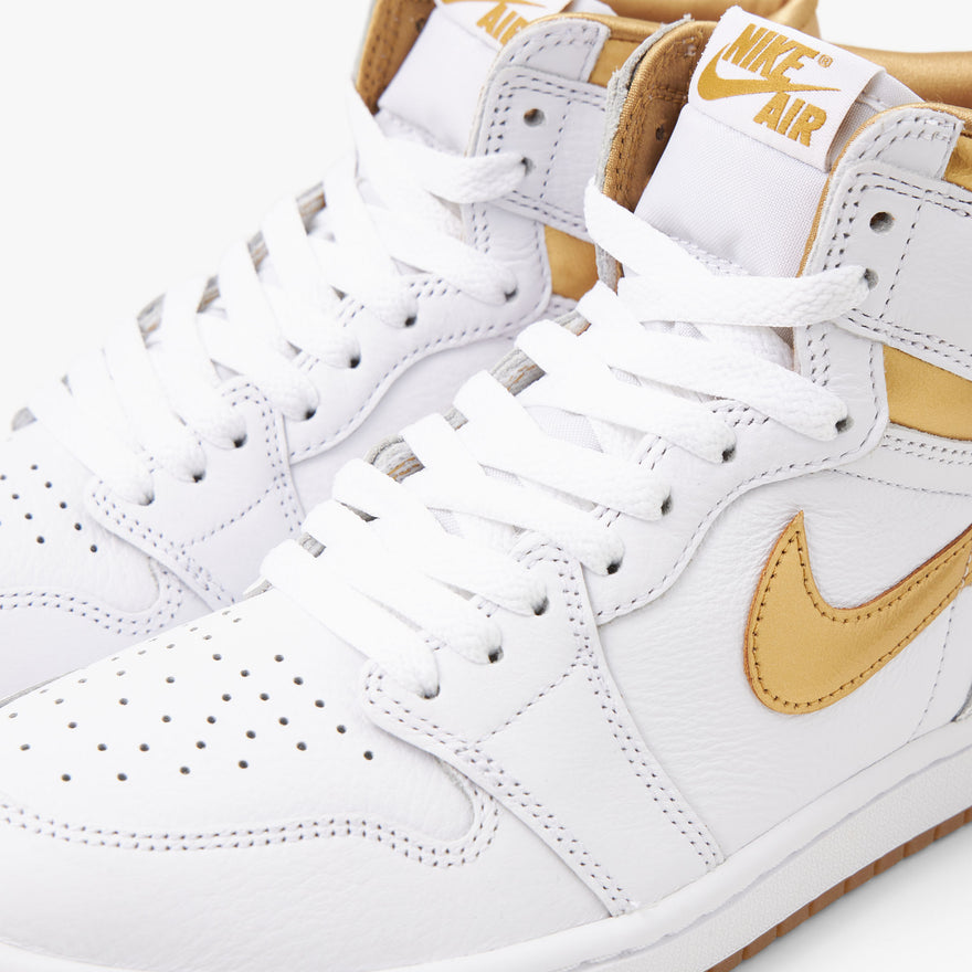 Jordan Women s 1 Retro High OG Metallic Gold Livestock