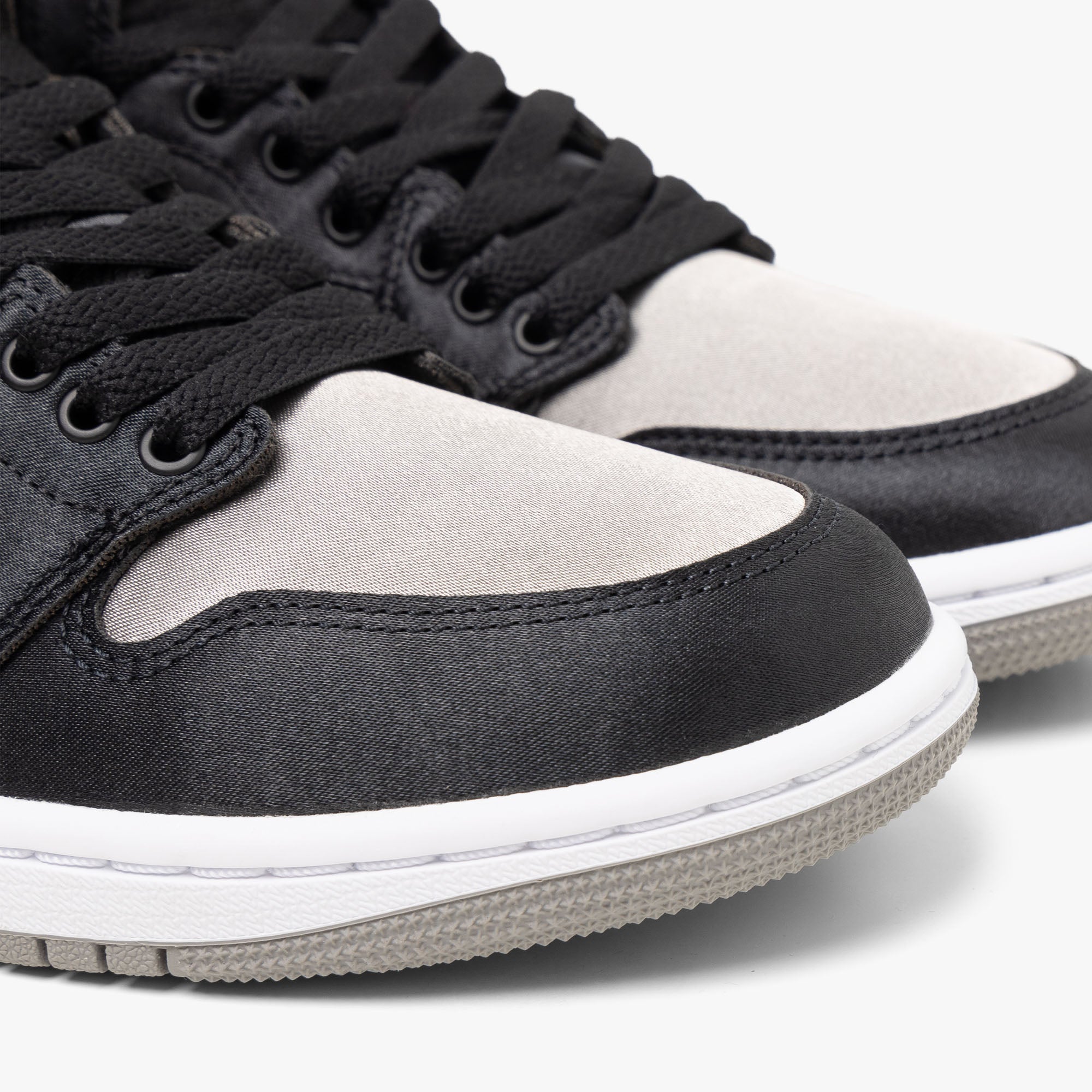 Jordan 1 black and white womens hot sale
