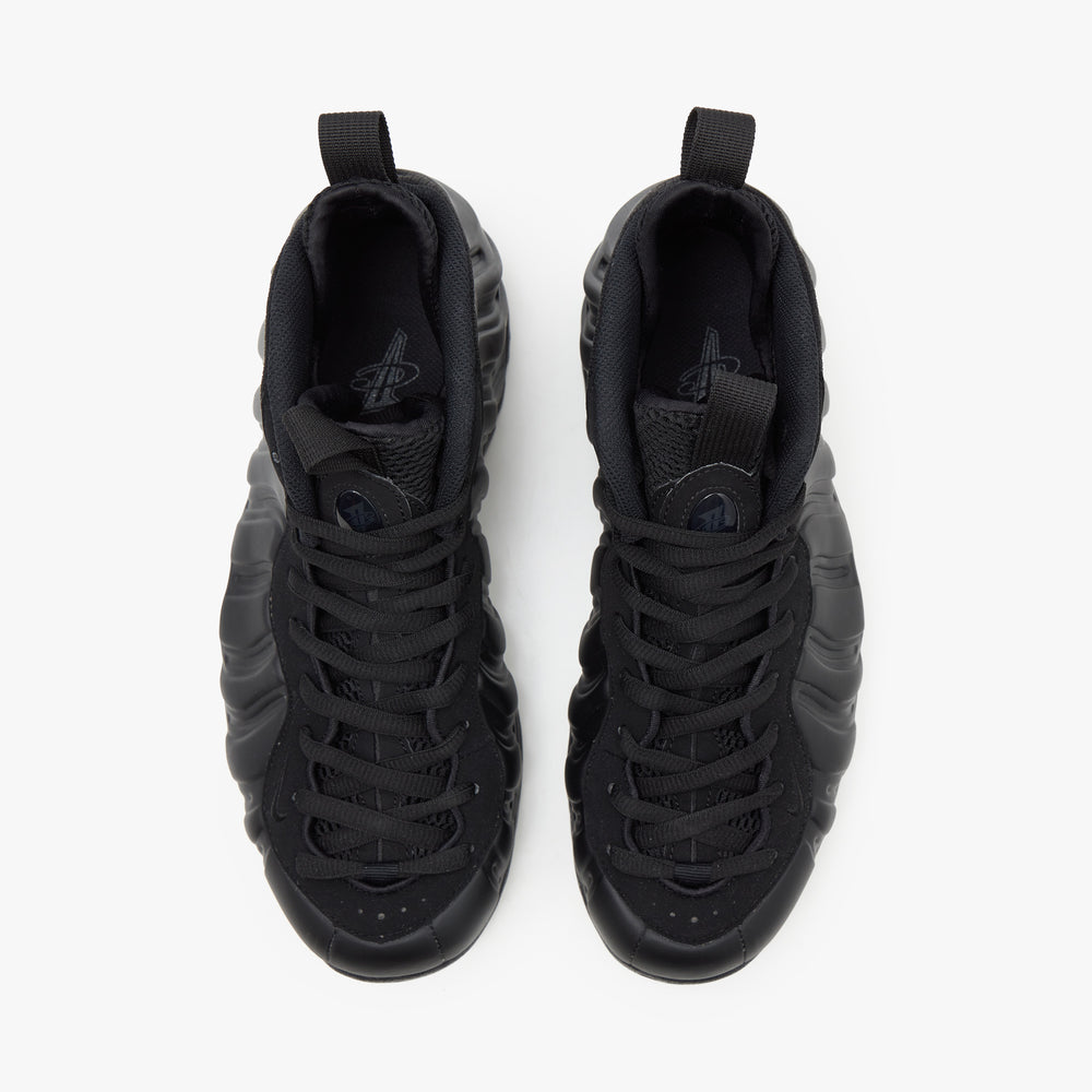 Nike air sales foamposite triple black