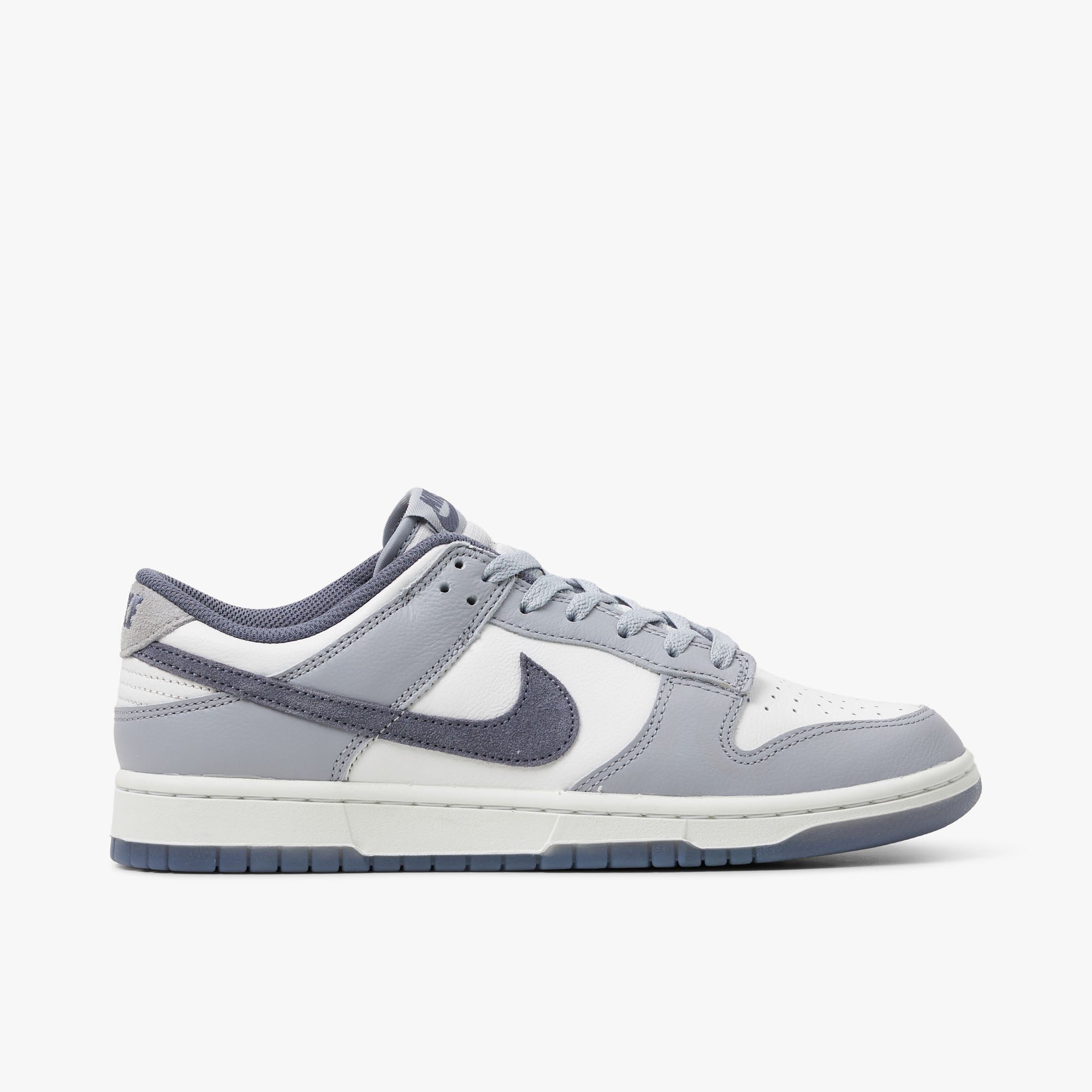 Nike Dunk Low Retro SE White / Light Carbon - Platinum Tint - Low Top  1