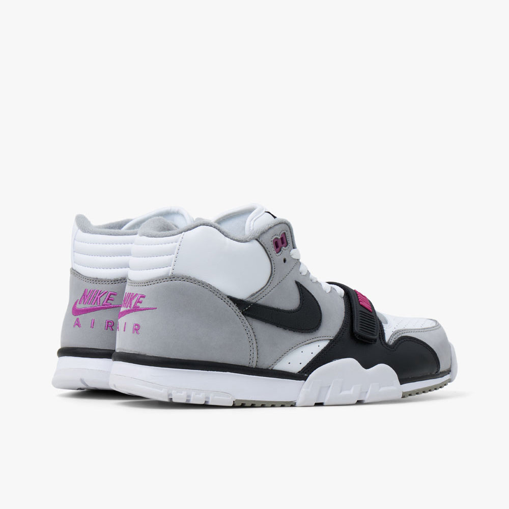 Nike trainer 1 outlet