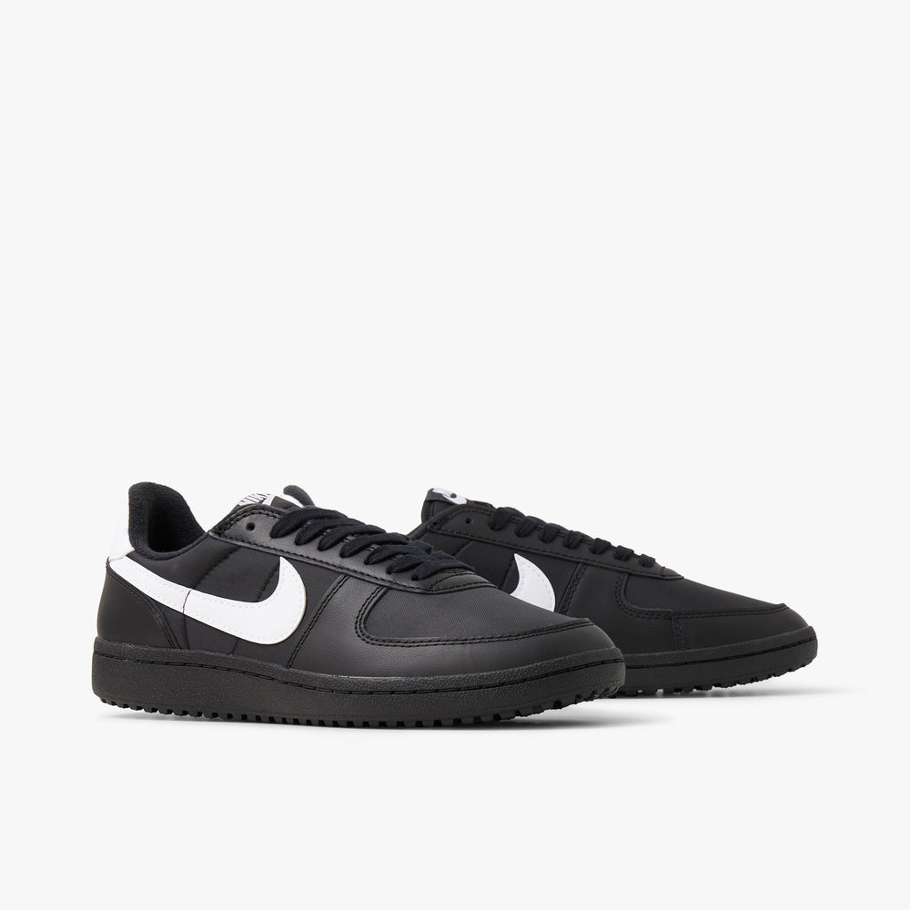 Black nike low tops outlet