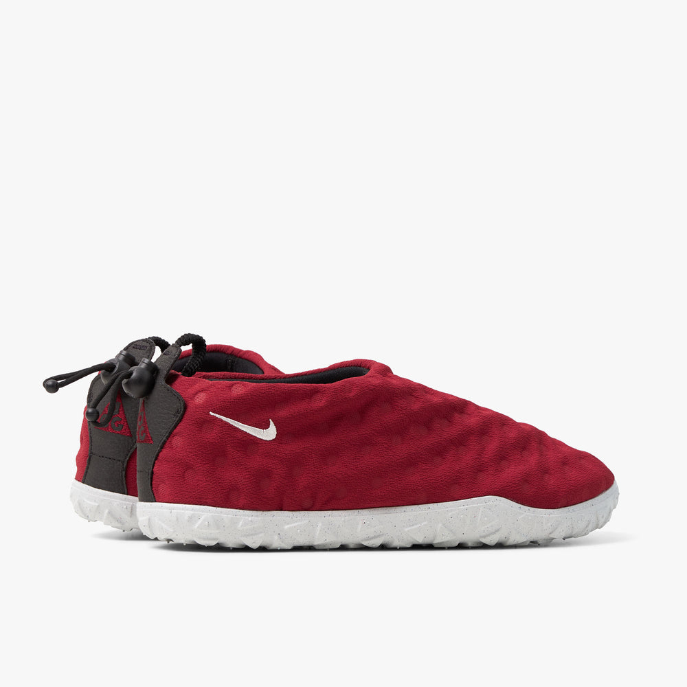 Nike online acg red