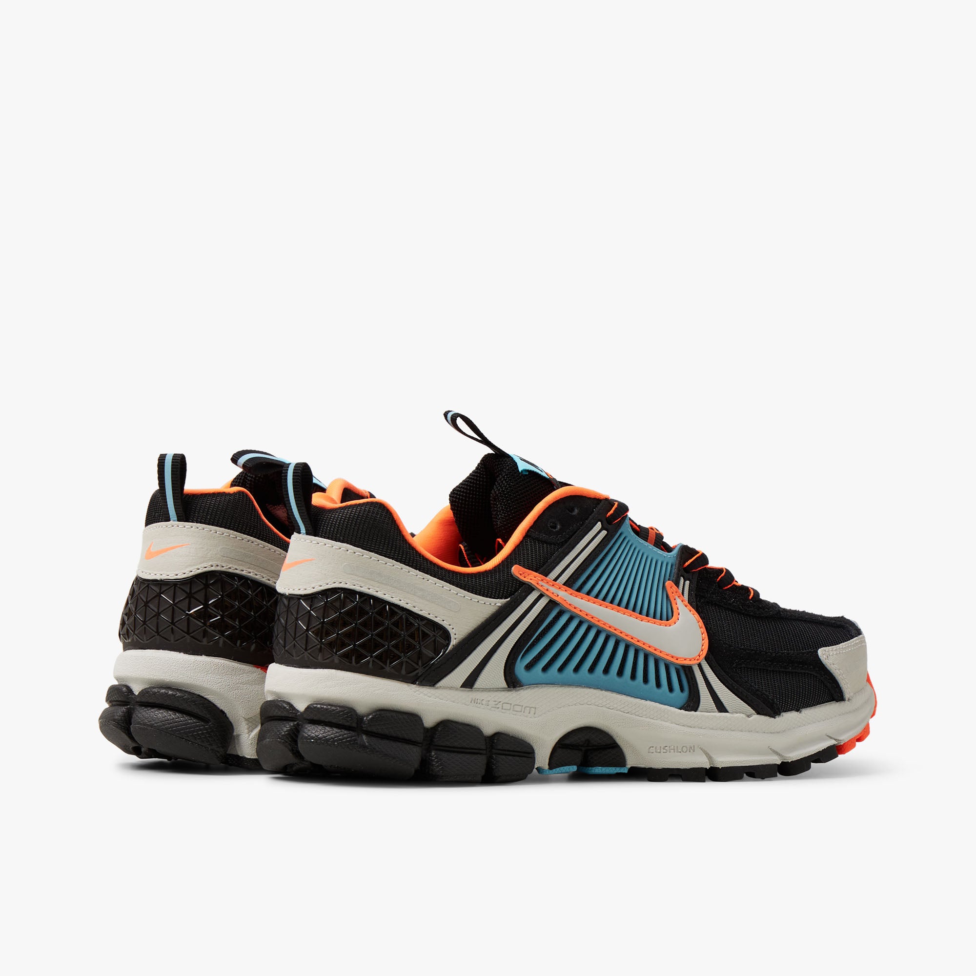 Nike Women's Zoom Vomero 5 PRM Black / Light Bone - Blue