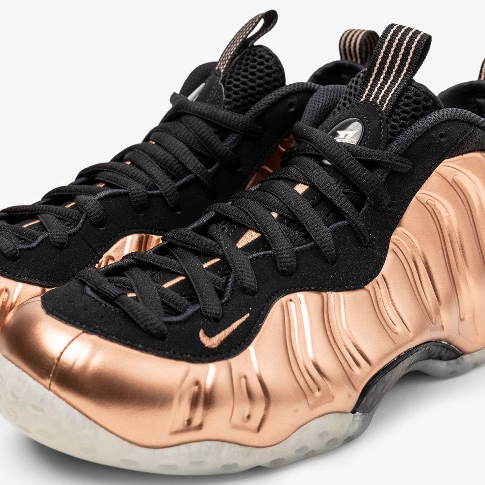 Foamposite metallic black sales