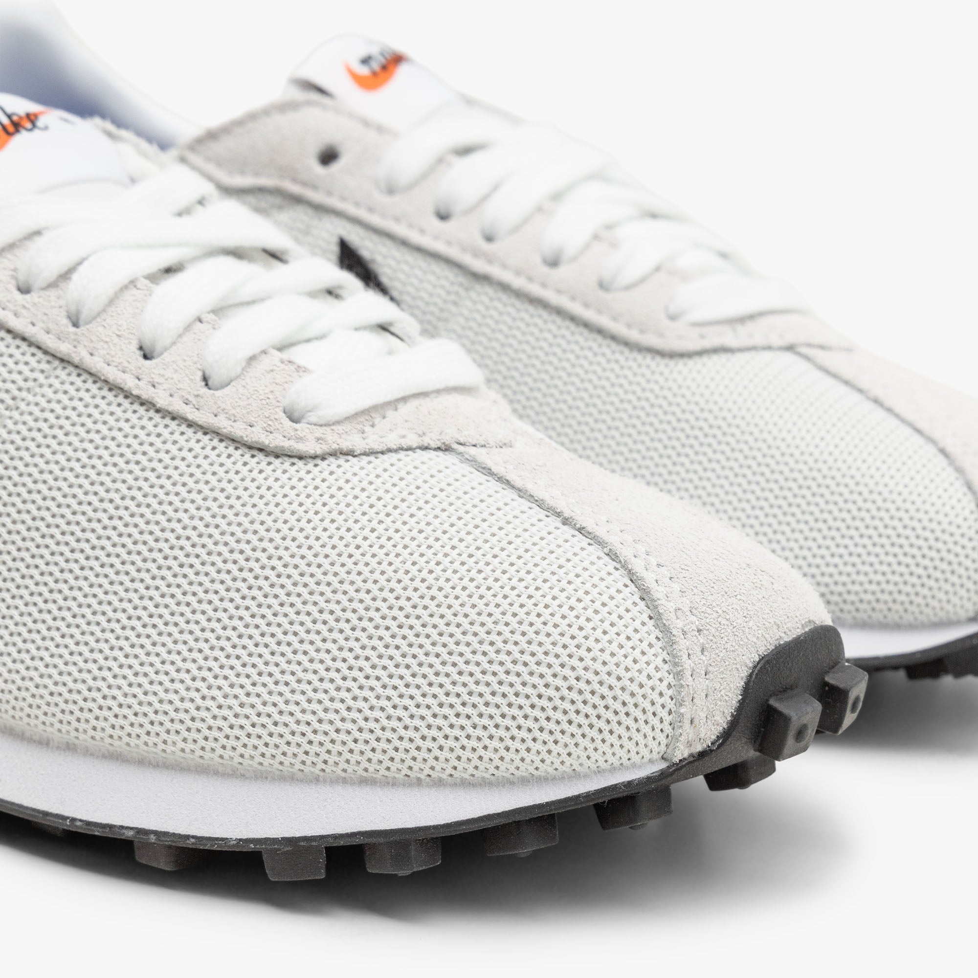 スニーカー Nike LD1000 Women's Shoes Nike LD-1000 SE Women's Shoes. Nike CA