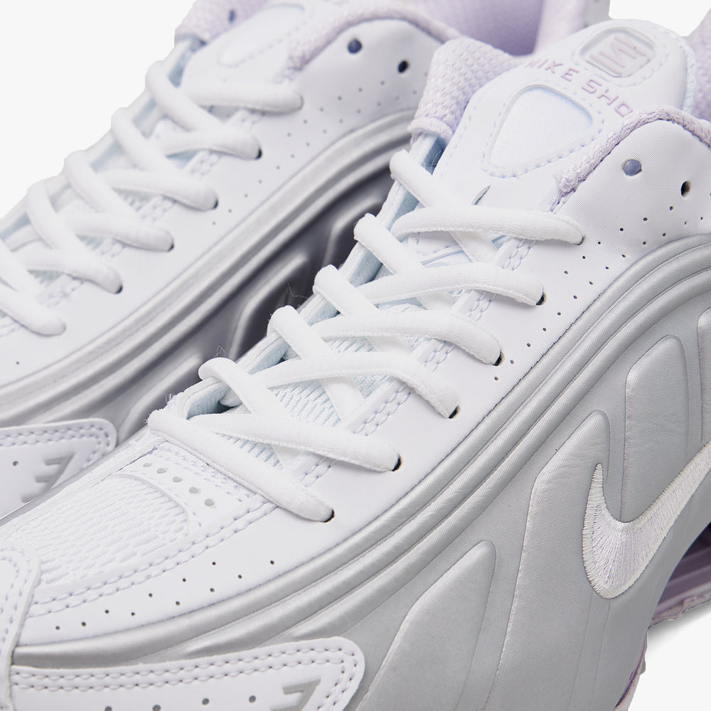 Nike Women s Shox R4 White Barely Grape Metallic Platinum Livestock