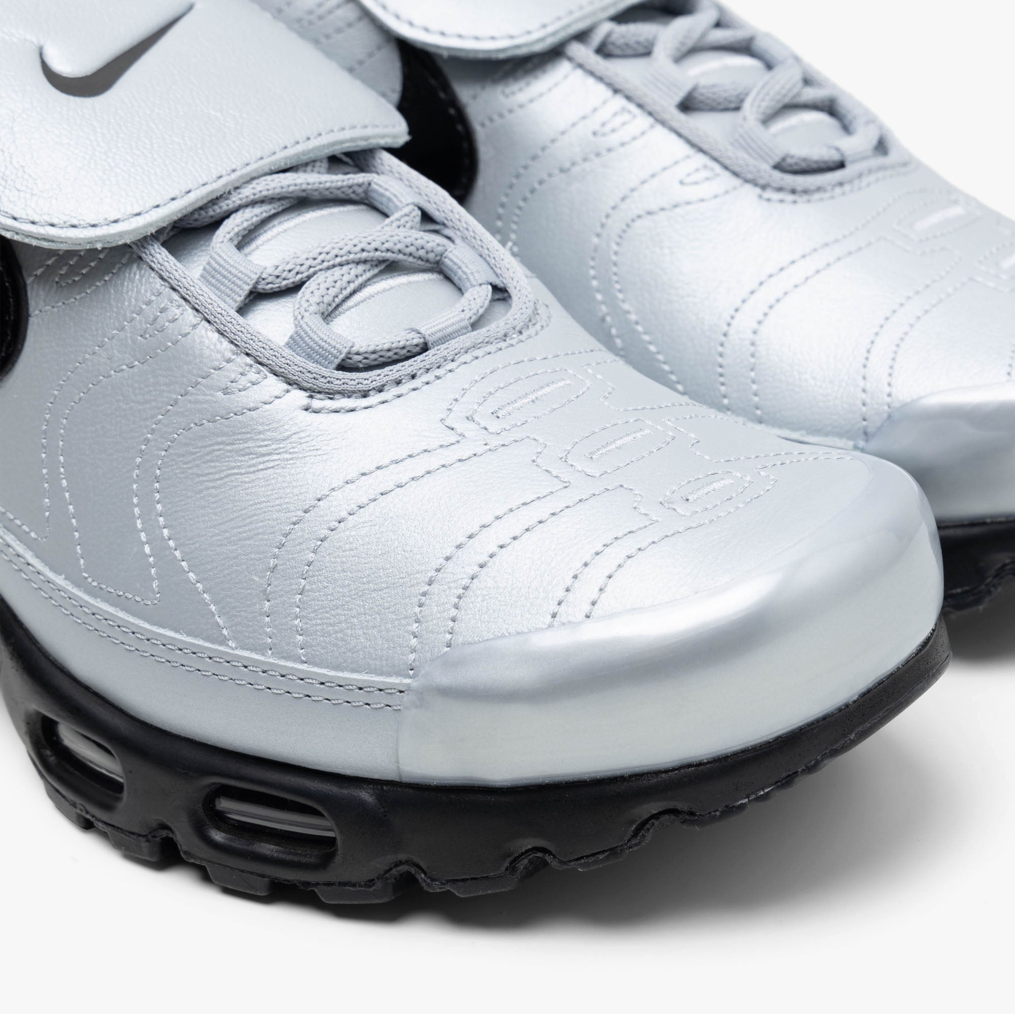 Black metallic nike shoes online