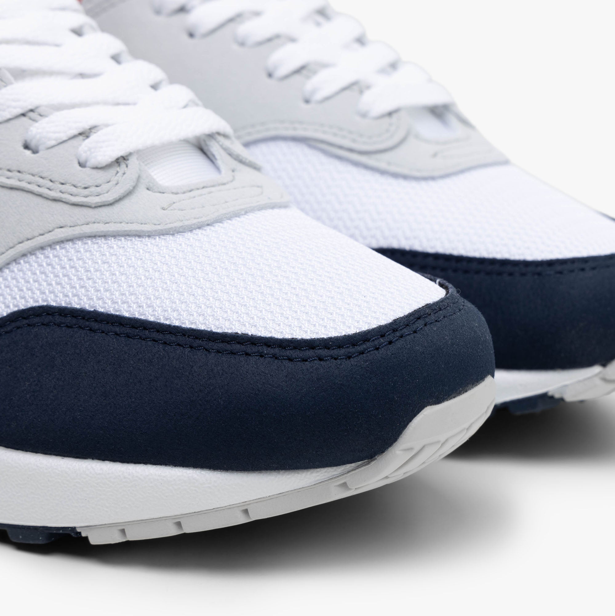 Nike Air Max 1 Obsidian Metallic Gold White Livestock