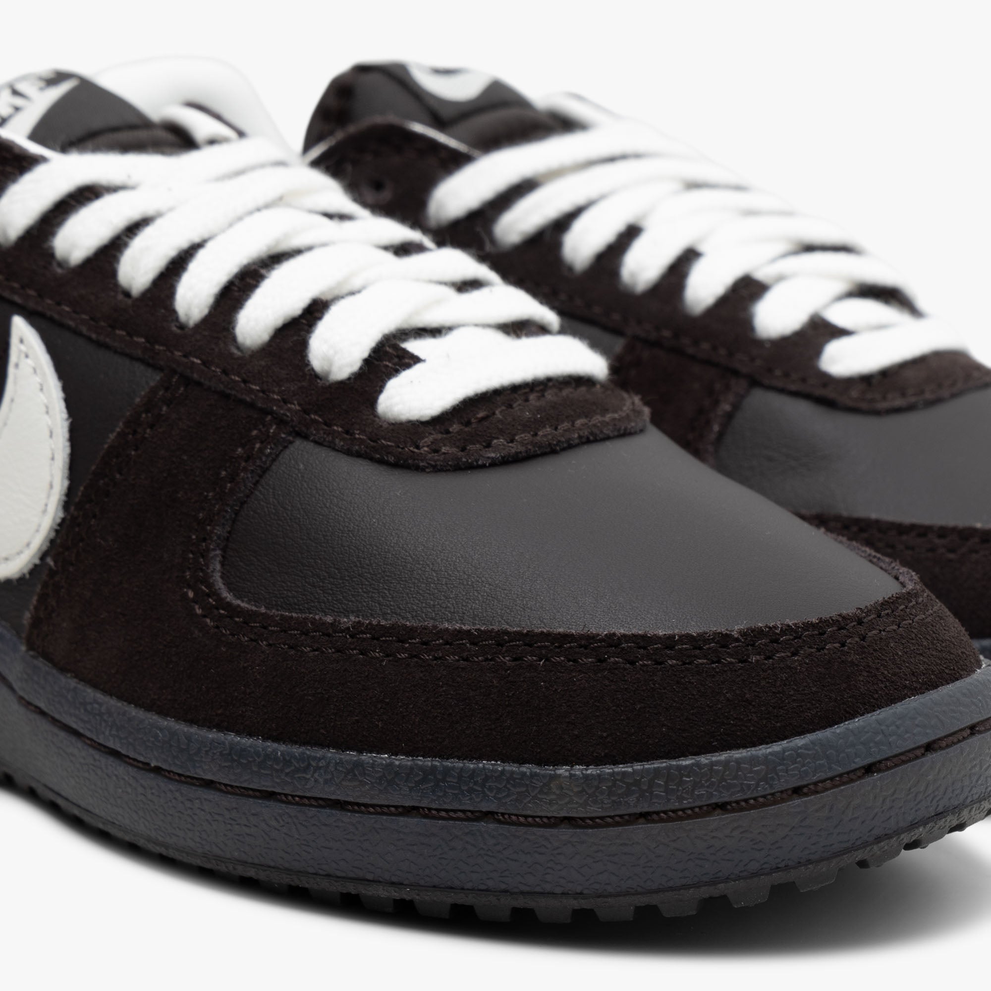 【NIKE】☆スニーカー☆ Field General '82 Black and Sail Nike Field General 82 Parachute Beige / MultiColor / Sail