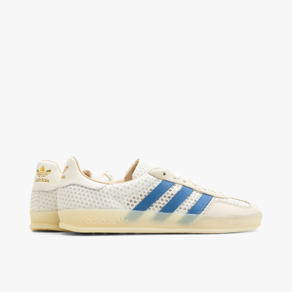 adidas originals × UR 別注 GAZELLE INDOOR adidas Originals Gazelle Indoor Off White / Focus Blue - W