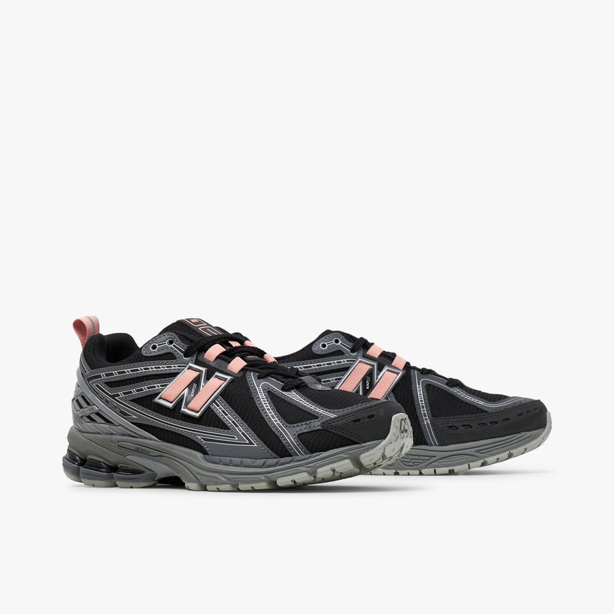 New balance 410 clearance black 7.5