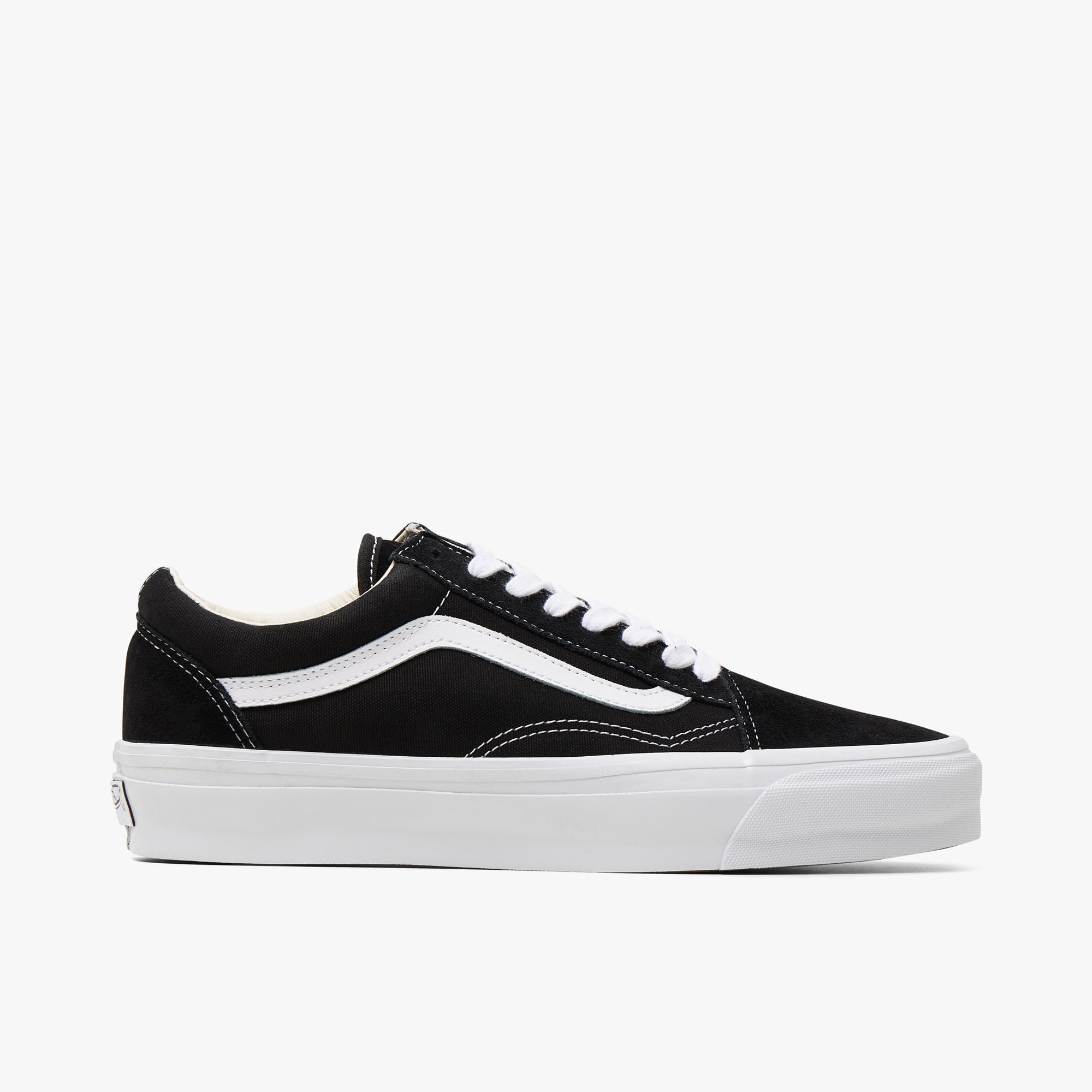 Vans Old Skool 36 LX Black / White - Low Top  1