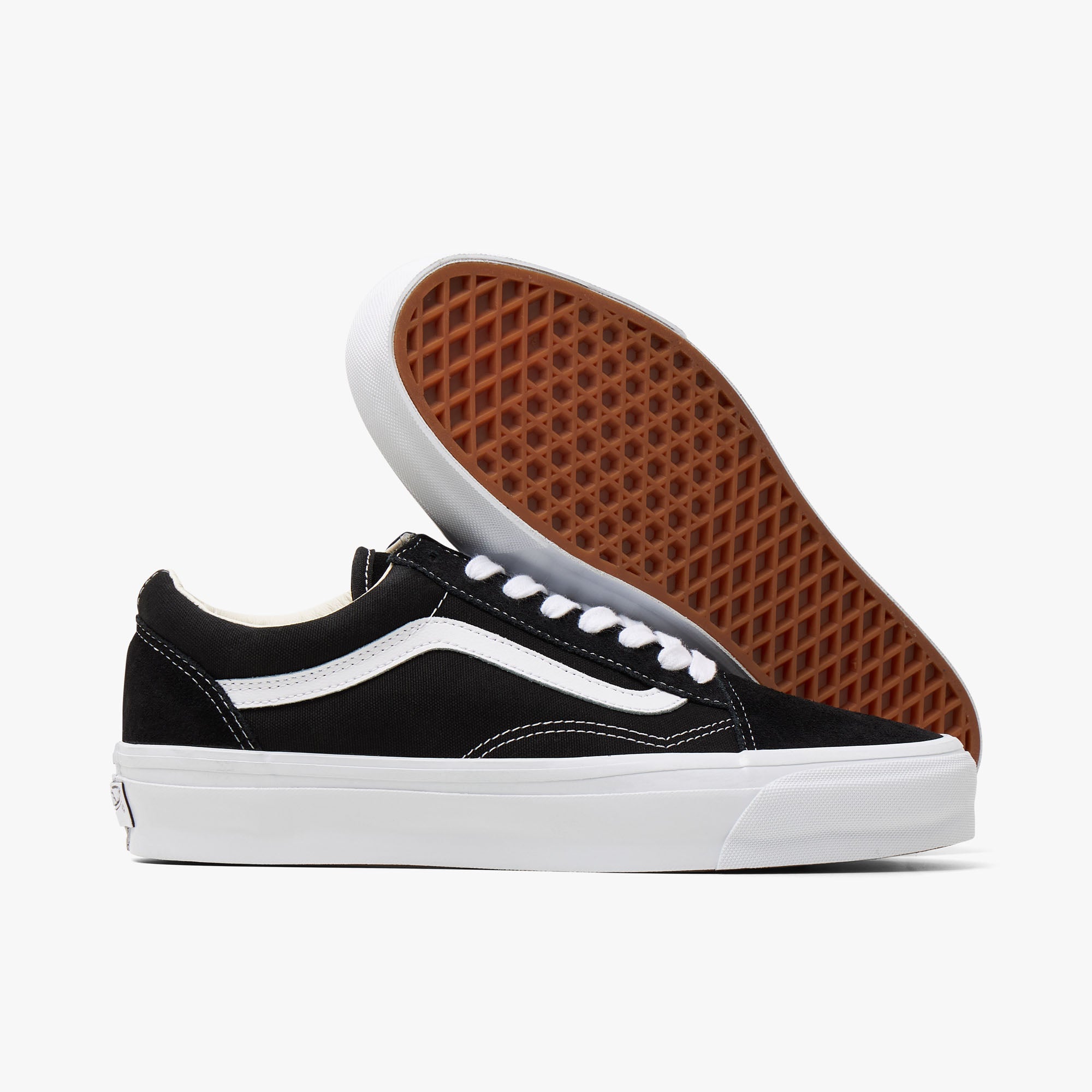 Black white vans old skool online