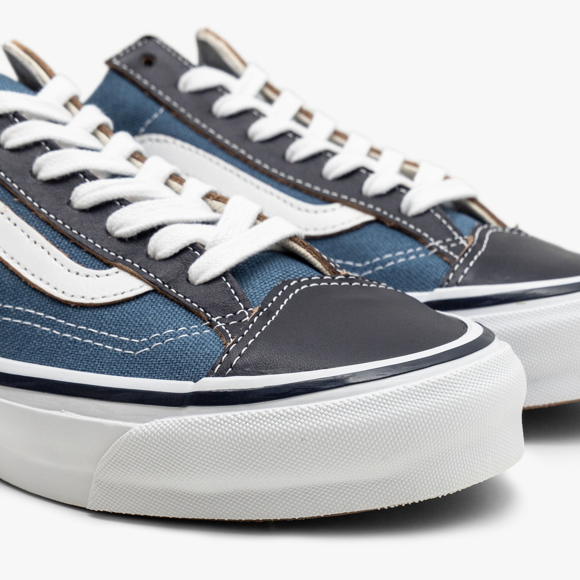 OTW Old Skool 36 Vibram in Black | Vans