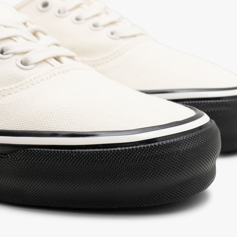 Vans LX Authentic 44 Duck Canvas White / Black – Livestock