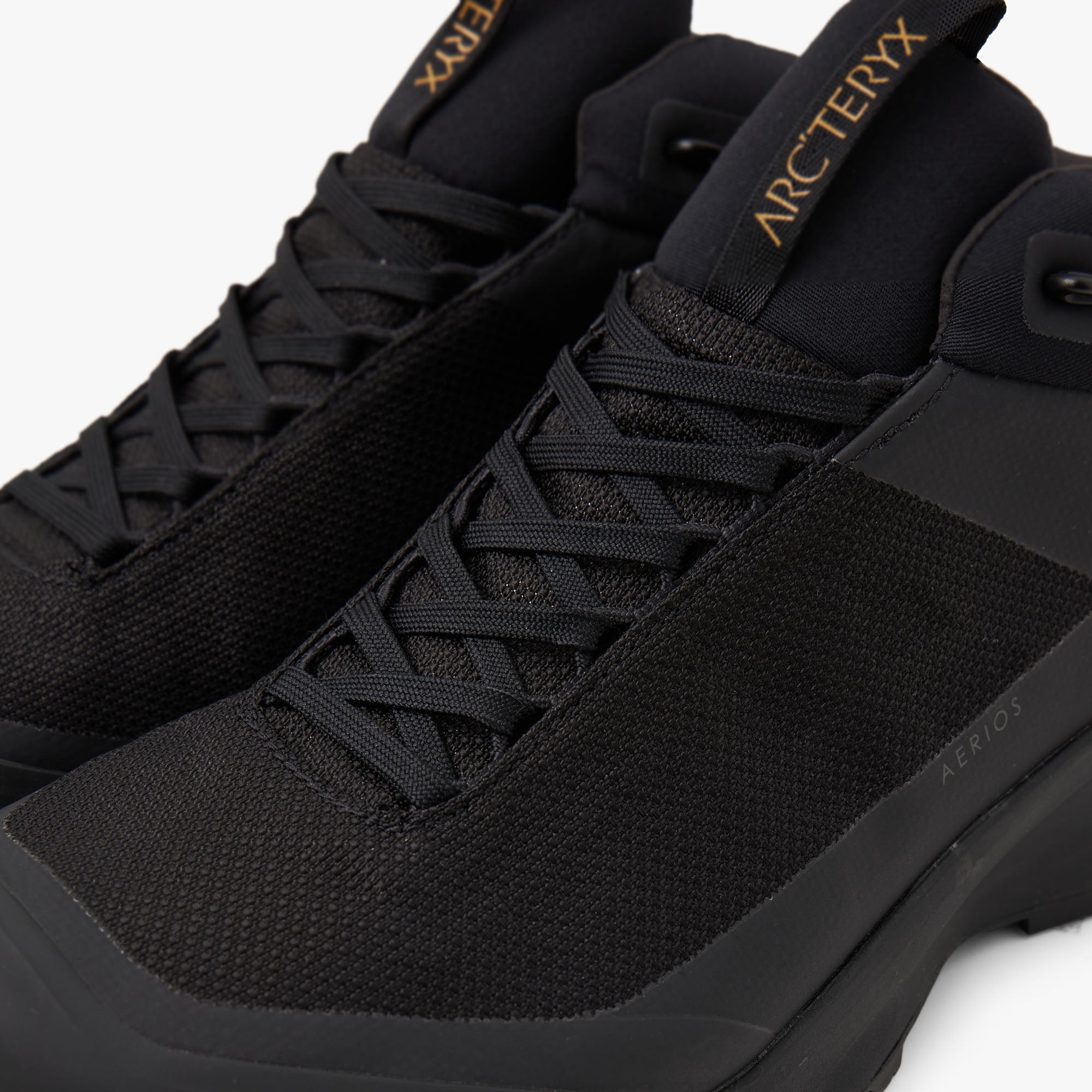 Arc'teryx Aerios FL 2 Mid GORE-TEX Black / Black – Livestock Arc'teryx Aerios FL 2 Mid GORE-TEX Black / Black – Livestock