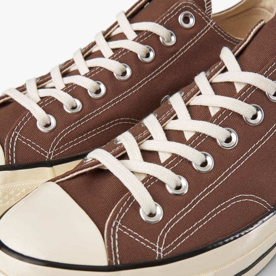 Converse marron deals basse