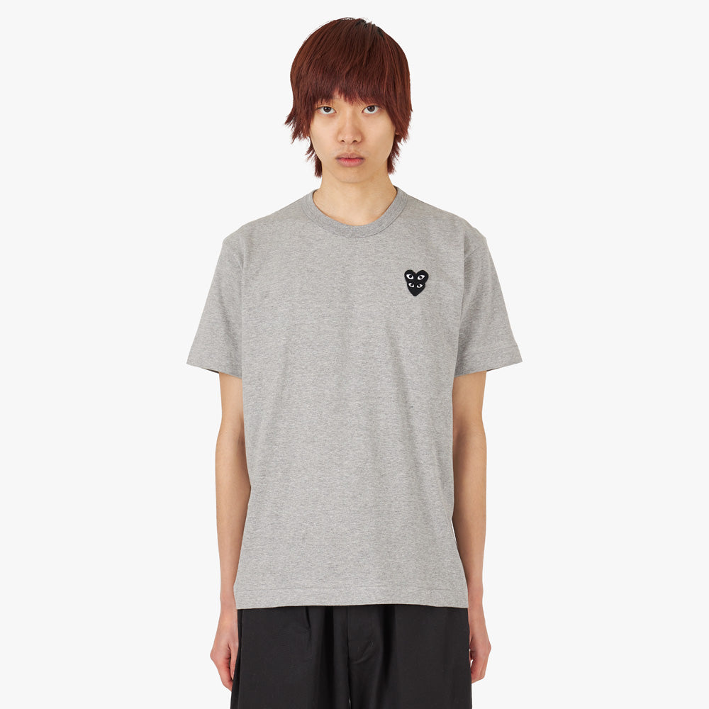 Comme des garcons play heart sales logo tee