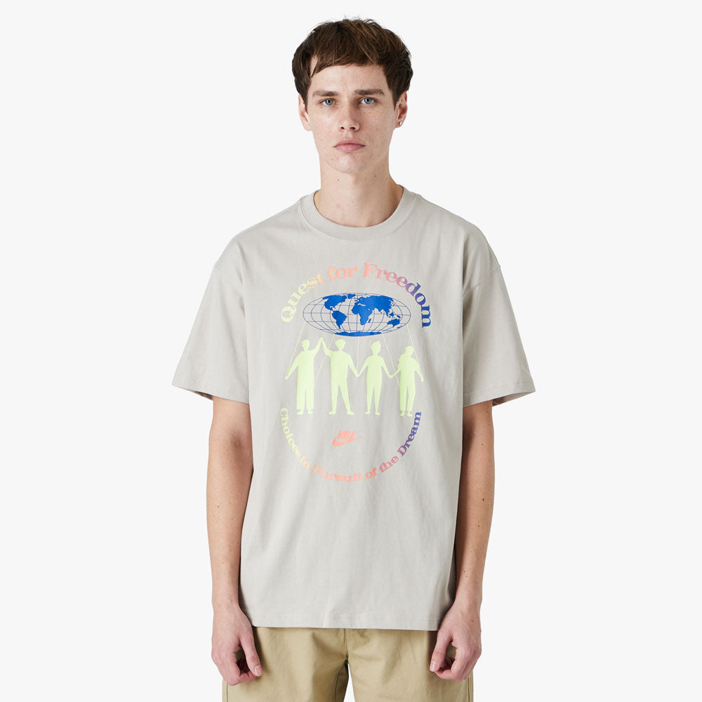 Nike Sportswear Quest For Freedom T shirt Cream II