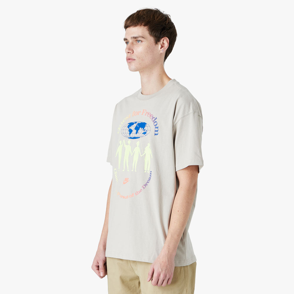 Nike Sportswear Quest For Freedom T shirt Cream II