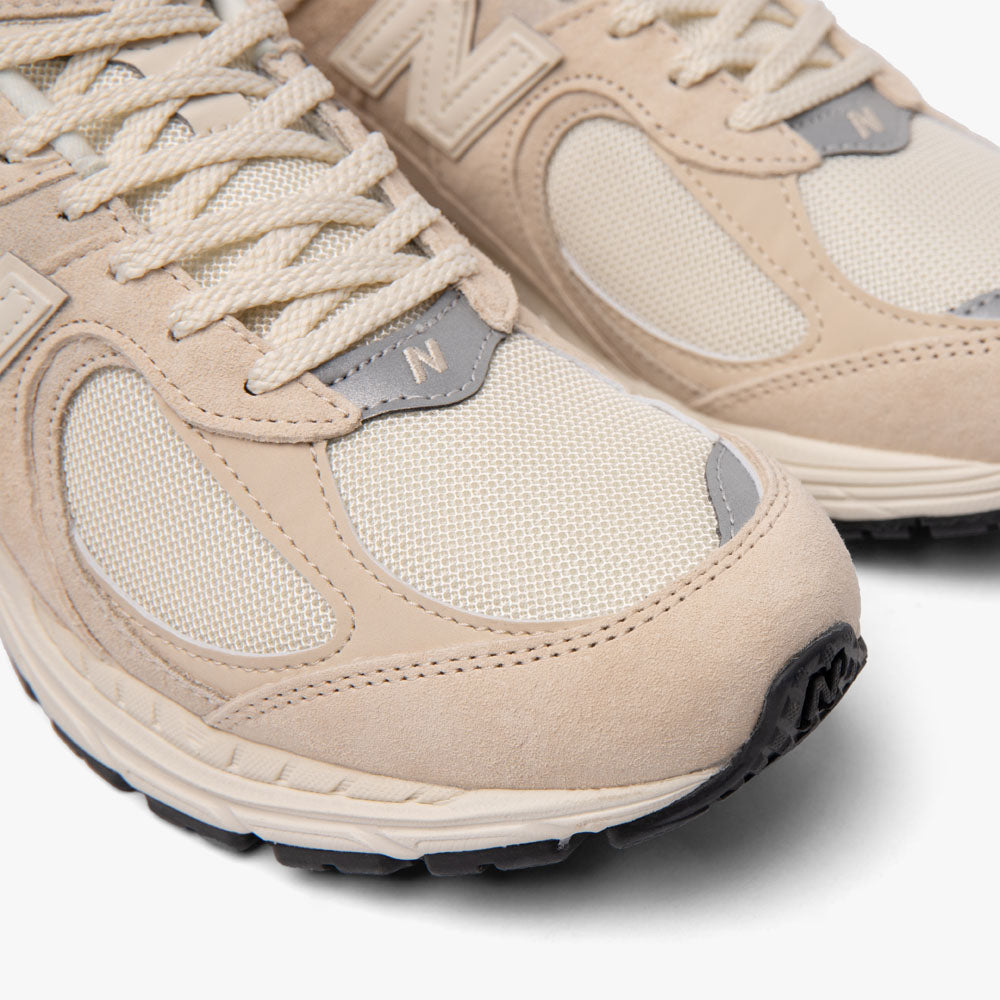 New balance taupe top